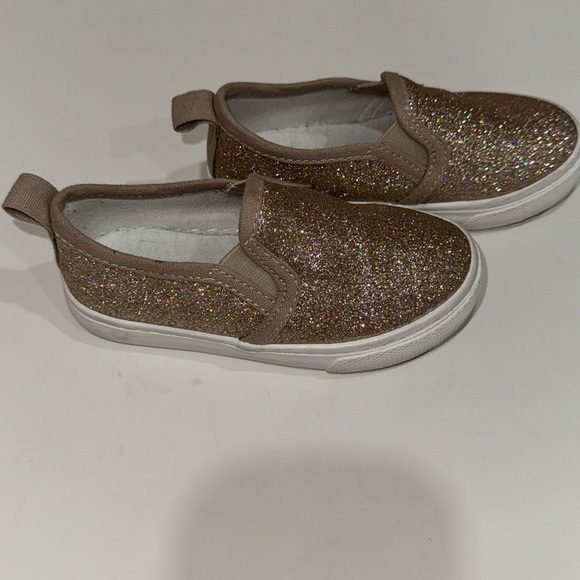 CAT & JACK GOLD GLITTERY SNEAKERS SIZE 7 - Picture 2 of 5